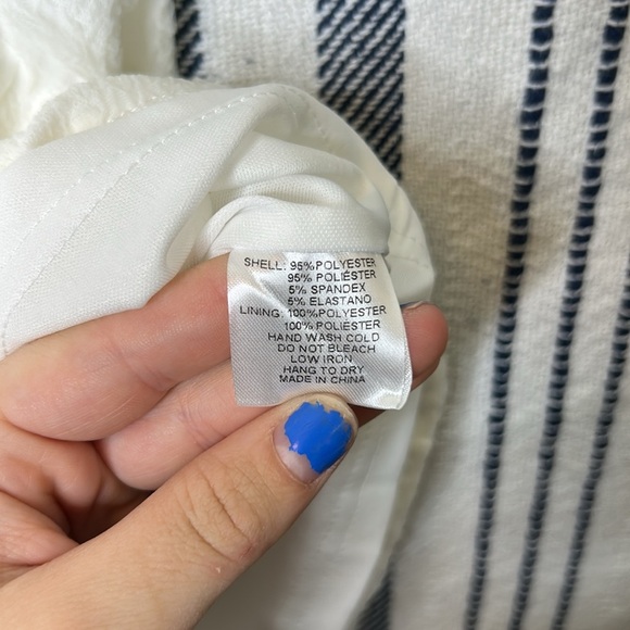 Windsor’s A Lace Romance V Neck Strappy Dress - Picture 4 of 6